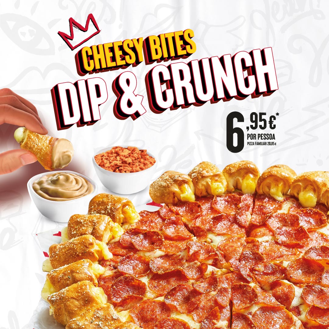 Pizza Cheesy Bites Dip & Crunch e uma mão a mergulhar um bite num dip (molho) na Pizza Hut