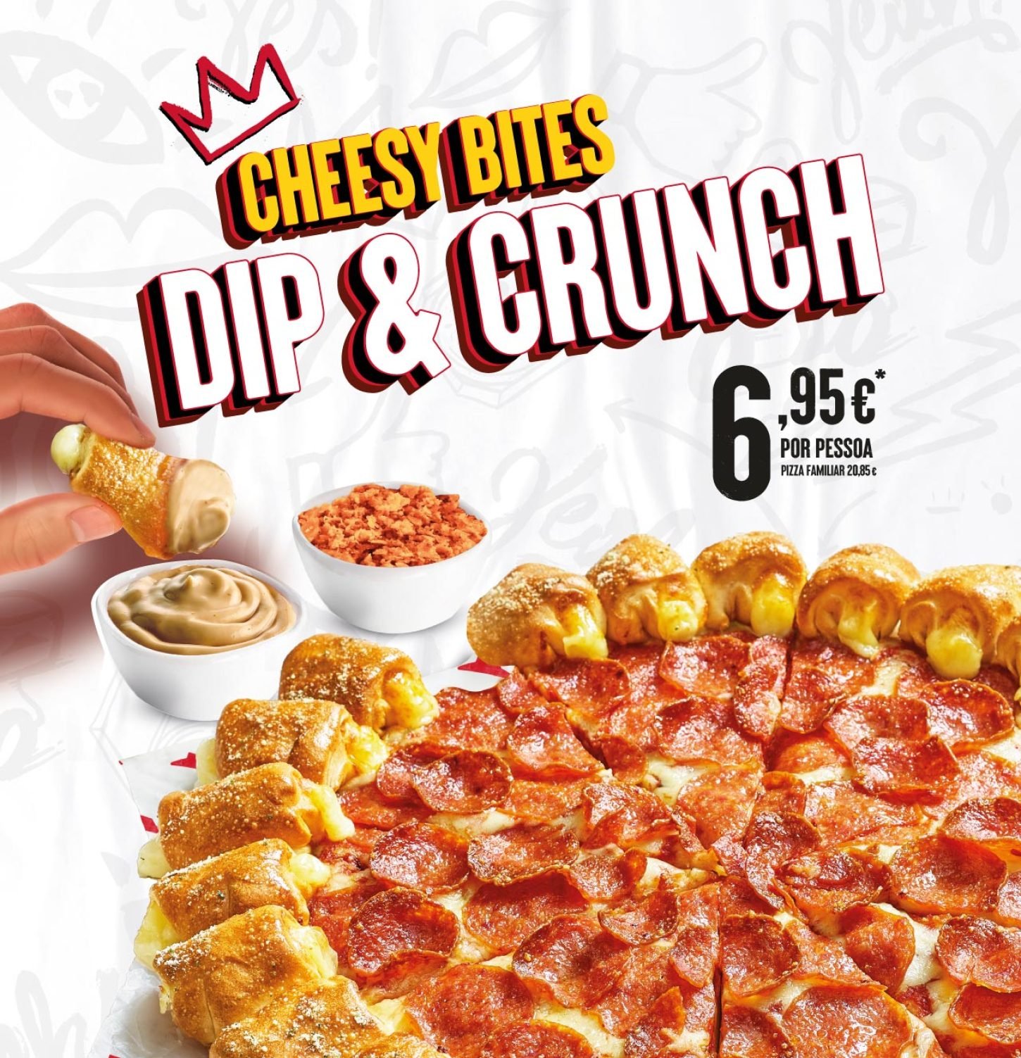 banner_dipcrunch_695 Pizza Cheesy Bites Dip & Crunch e uma mão a mergulhar um bite num dip (molho) na Pizza Hut
