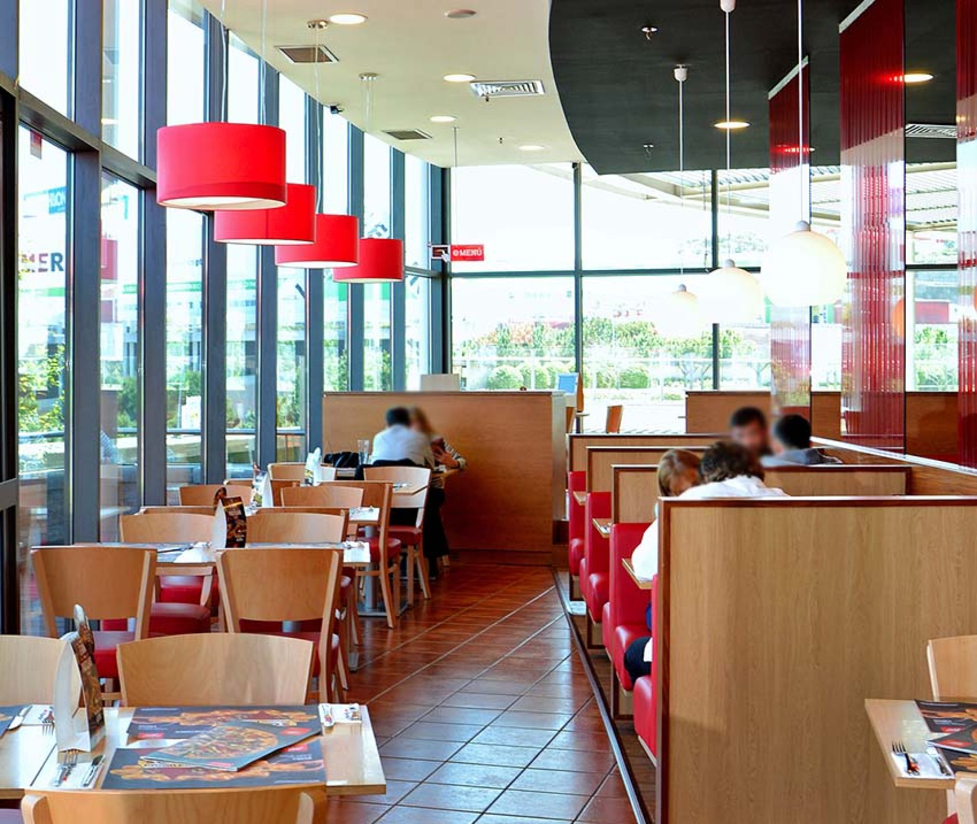 Almada Forum Pizza Hut